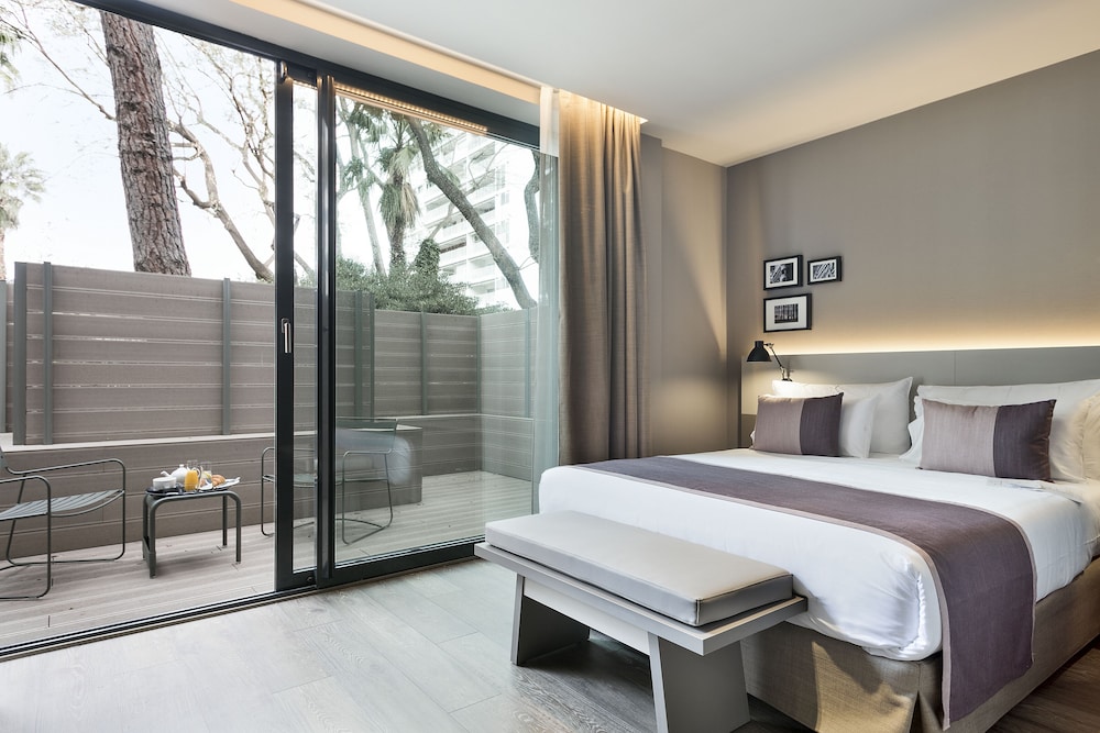 BUSINESS, DOUBLE BED, TERRACE