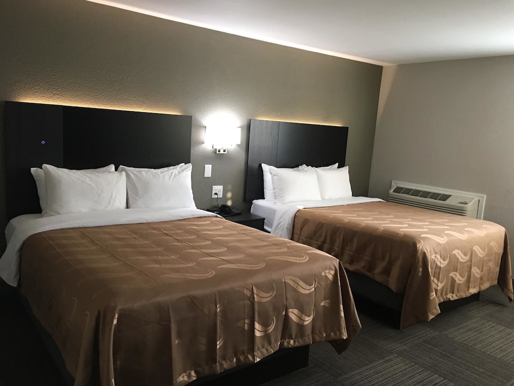 Quality Inn Kettleman City near Hwy 41 12/36