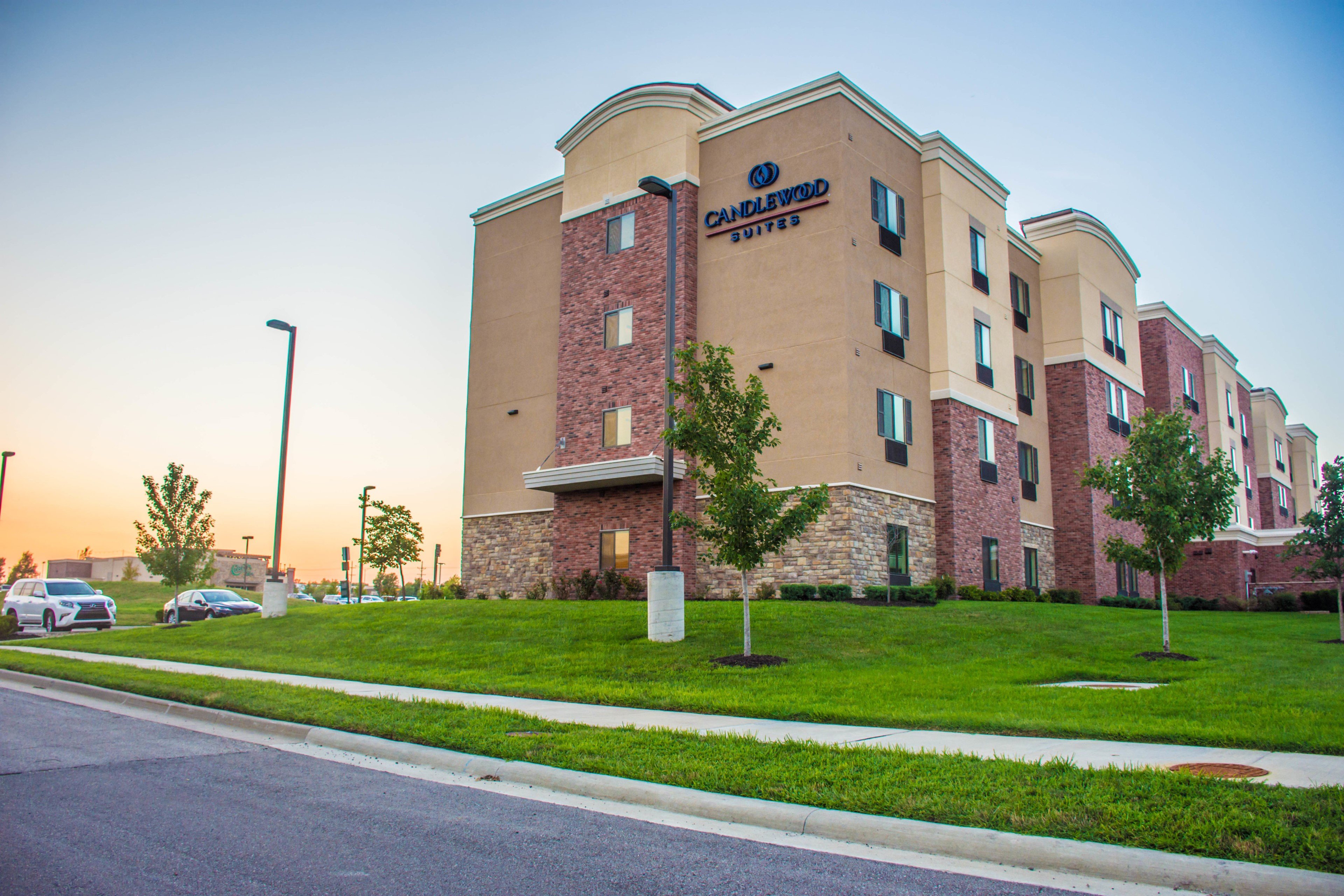 CANDLEWOOD SUITES OVERLAND PARK 53/59