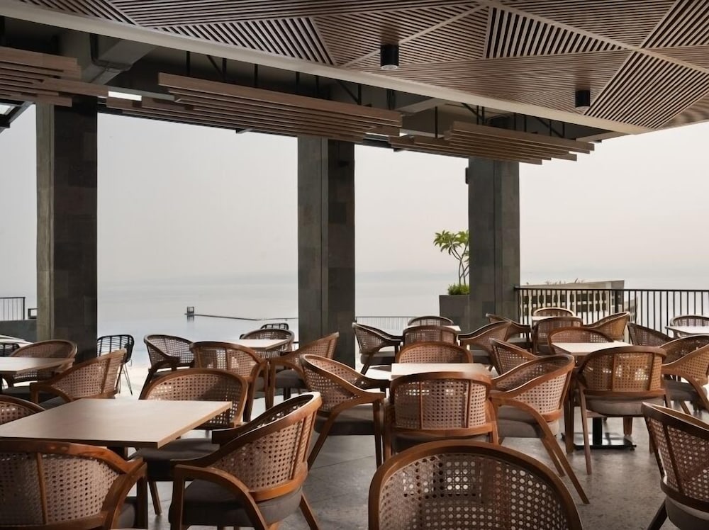 Laska Hotel and Resort Ciletuh 22/40