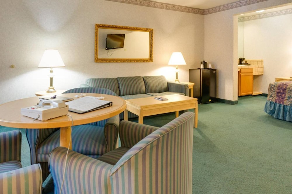 Nob Hill Motor Inn 29/40