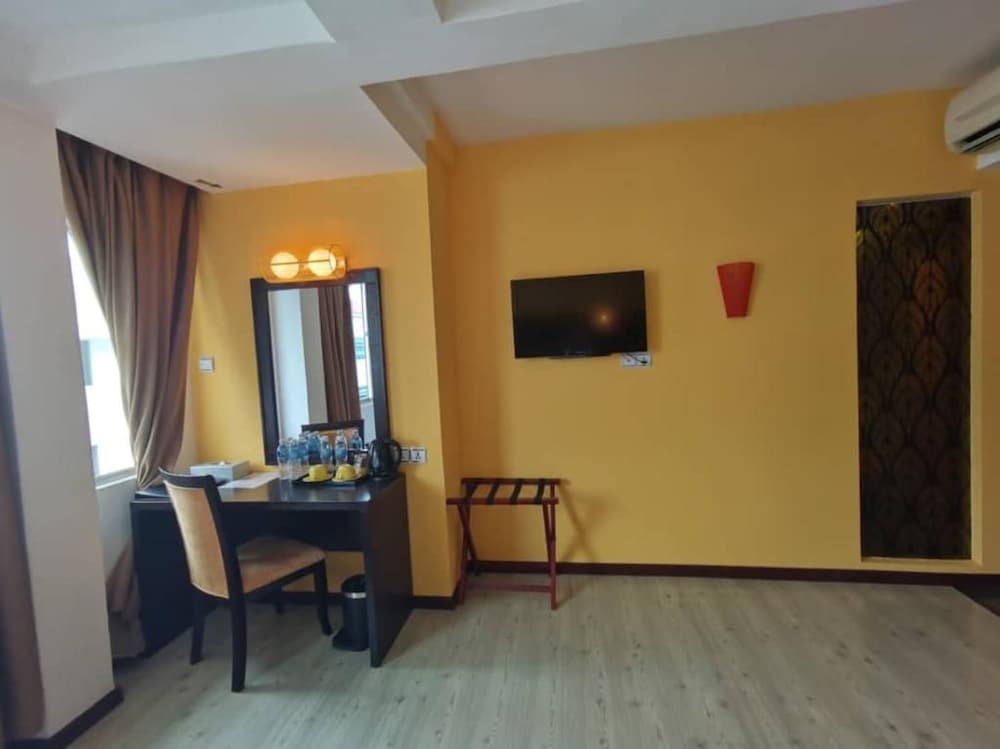 2 Inn 1 Boutique Hotel &amp; Spa 24/38