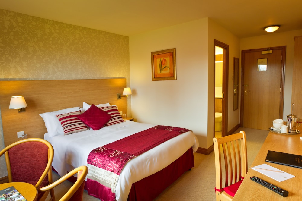 Classic Lodges Bagden Hall Hotel 14/63