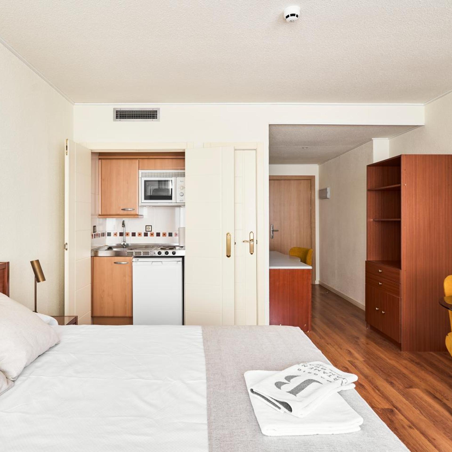 Apartamentos Juan Bravo 11/50