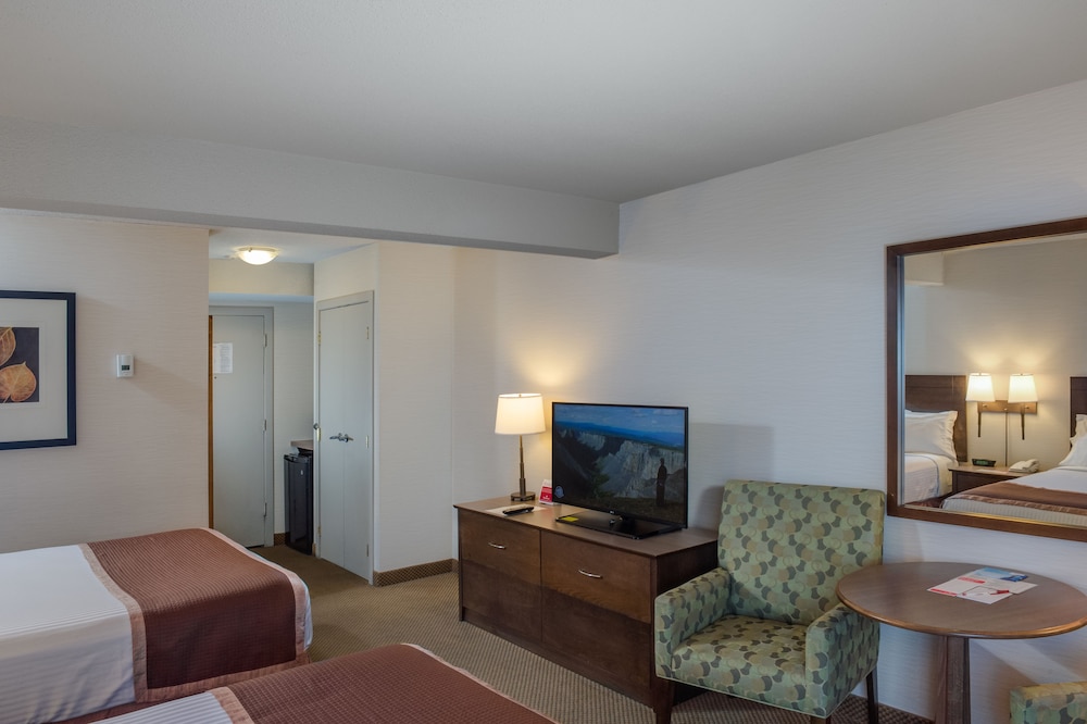 Ramada By Wyndham Kamloops 34/47