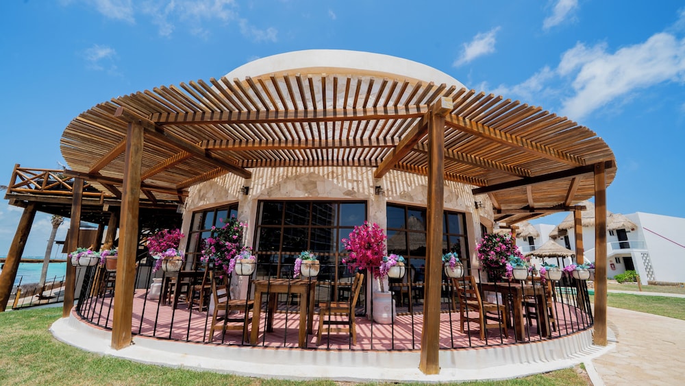 Mia Reef Isla Mujeres All Inclusive 58/66