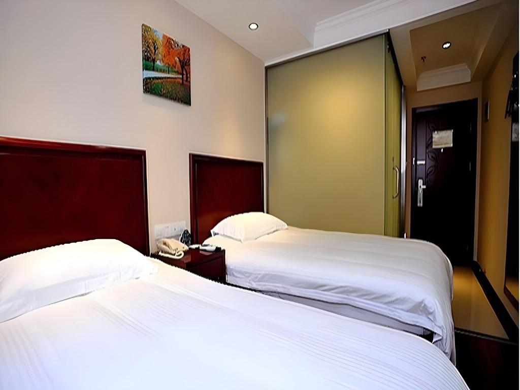 Room at GreenTree Inn Beijing Fangshan Liangxiang University Town Hotel, BEIJING