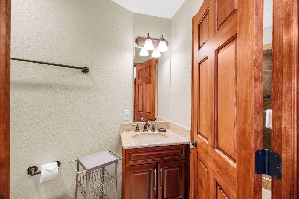Canyons Village Condos By All Seasons Resort Lodging 63/66