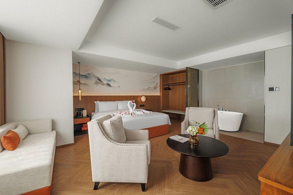 Jincheng Imperial Crown Hotel 20/35