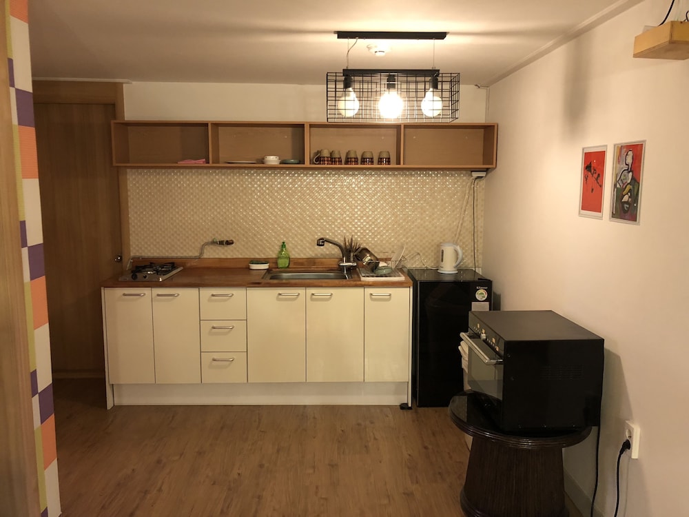 High Street Guest House 4/50
