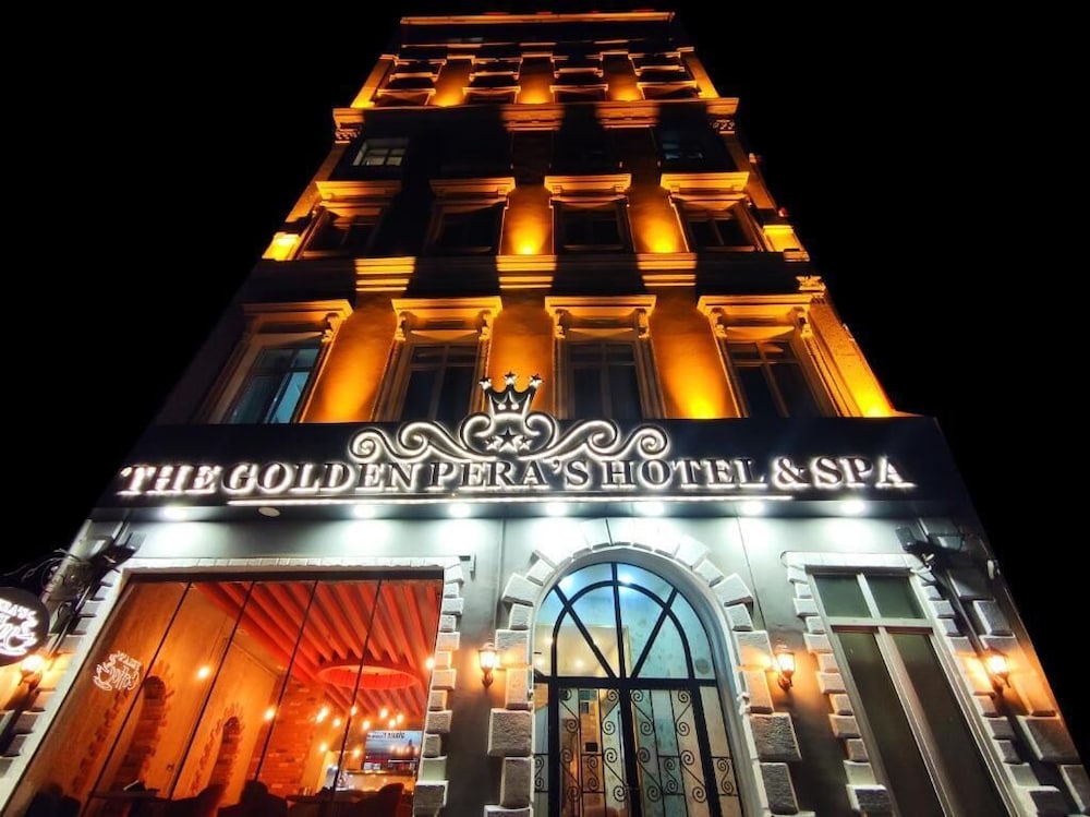 The Golden Pera's Hotel 1/50