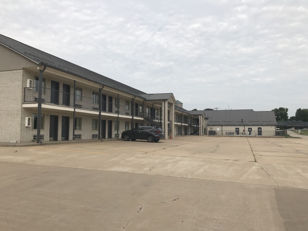 Days Inn By Wyndham Grove main
