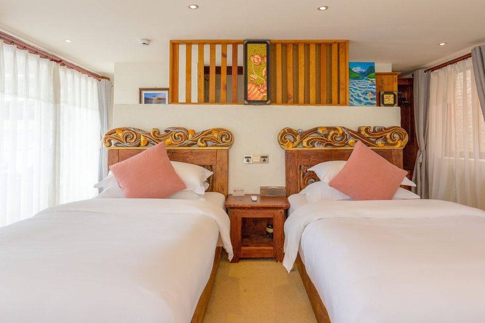 E-Outfitting Boutique Hotel Shangri-La 12/66