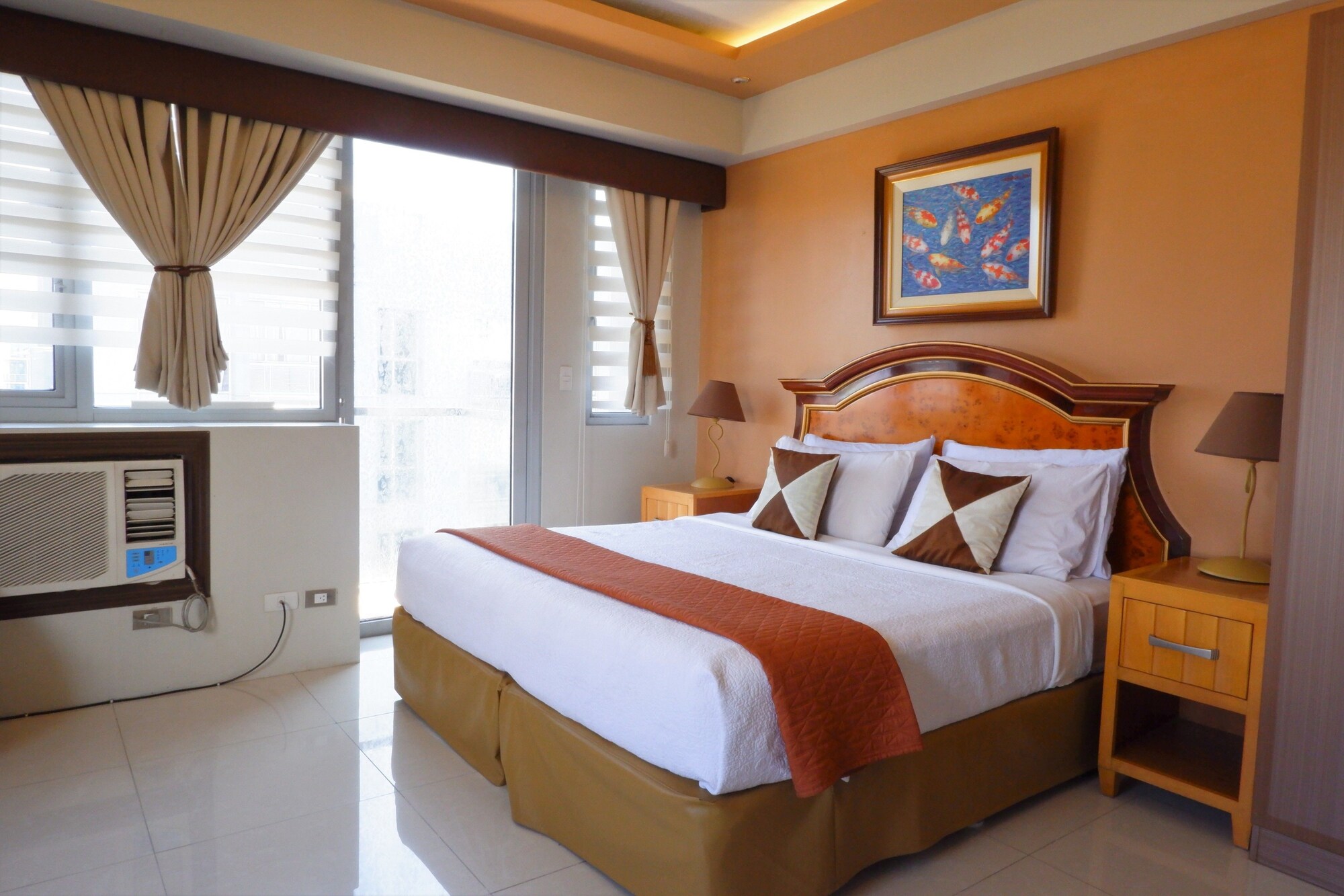 STUDIO, KING BED