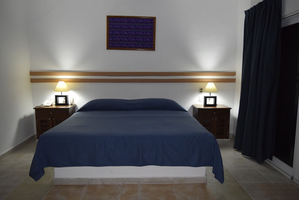 Hotel Plaza Almendros, Isla Mujeres 13/39