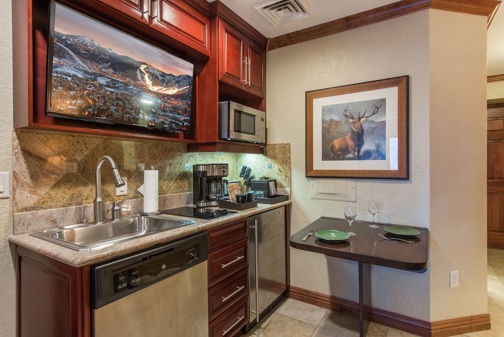 Canyons Village Condos By All Seasons Resort Lodging 56/66