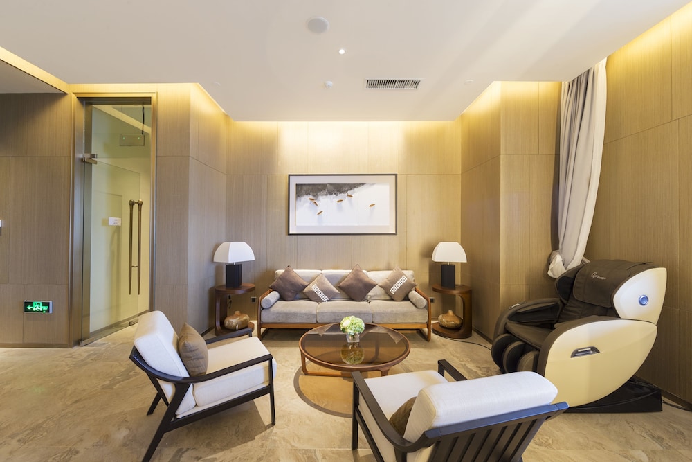 Fengyue Hotel 34/47