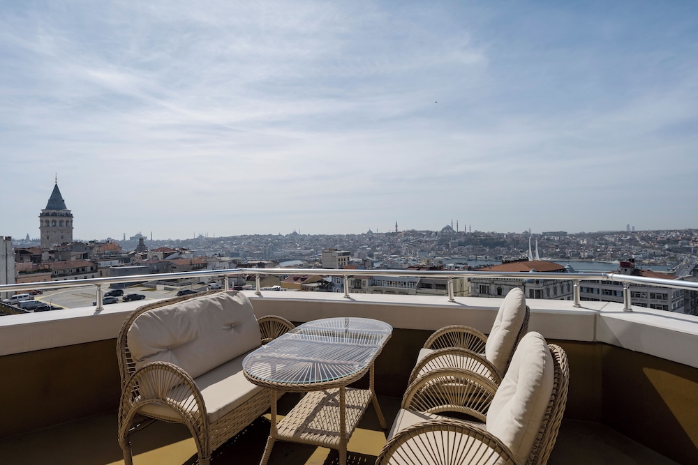 Tunel Residence Hotel 69/71