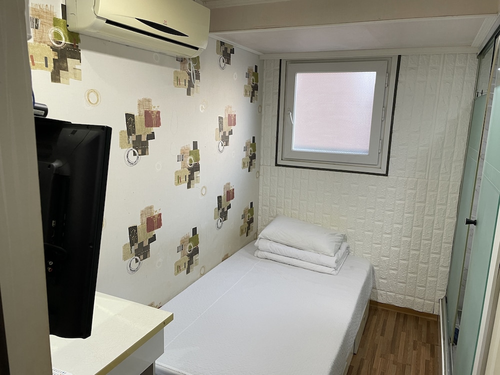 غرفة مفردة بسرير فردي، Hostel Chloe 2/10