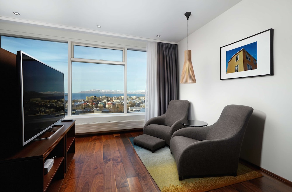 Hilton Reykjavik 56/89