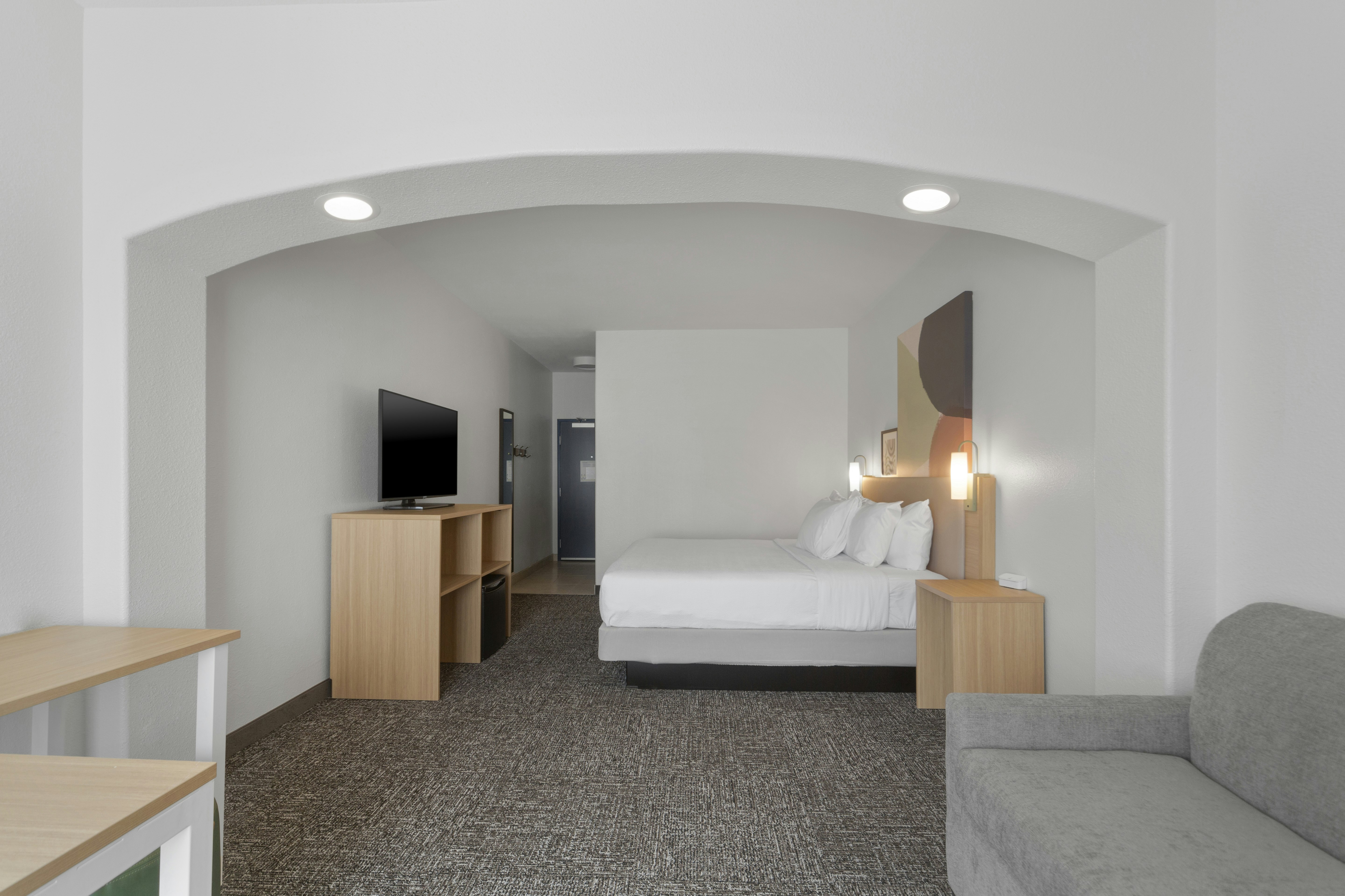 ROOM, KING BED, SOFA