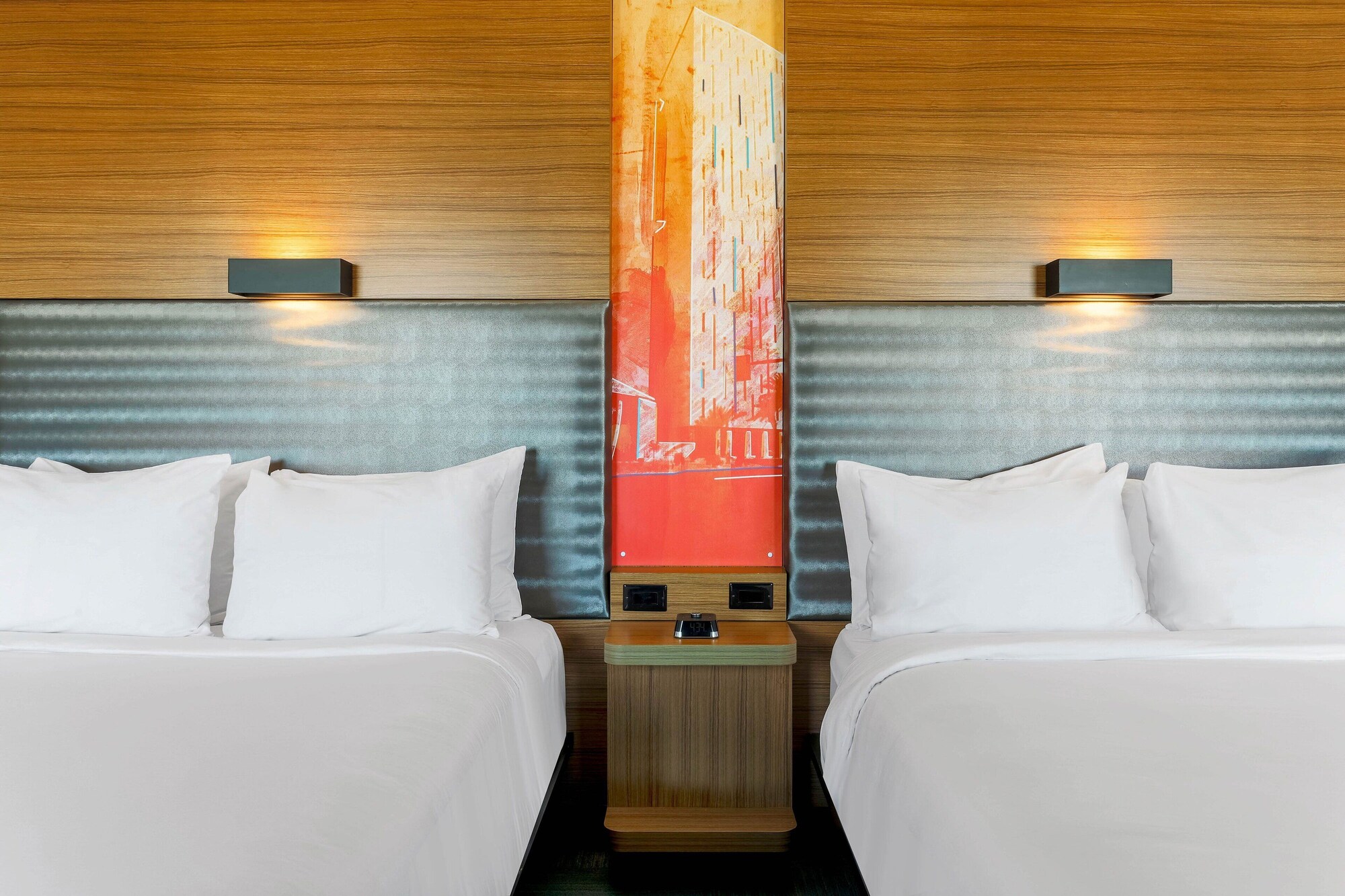 ALOFT, 2 QUEEN BEDS