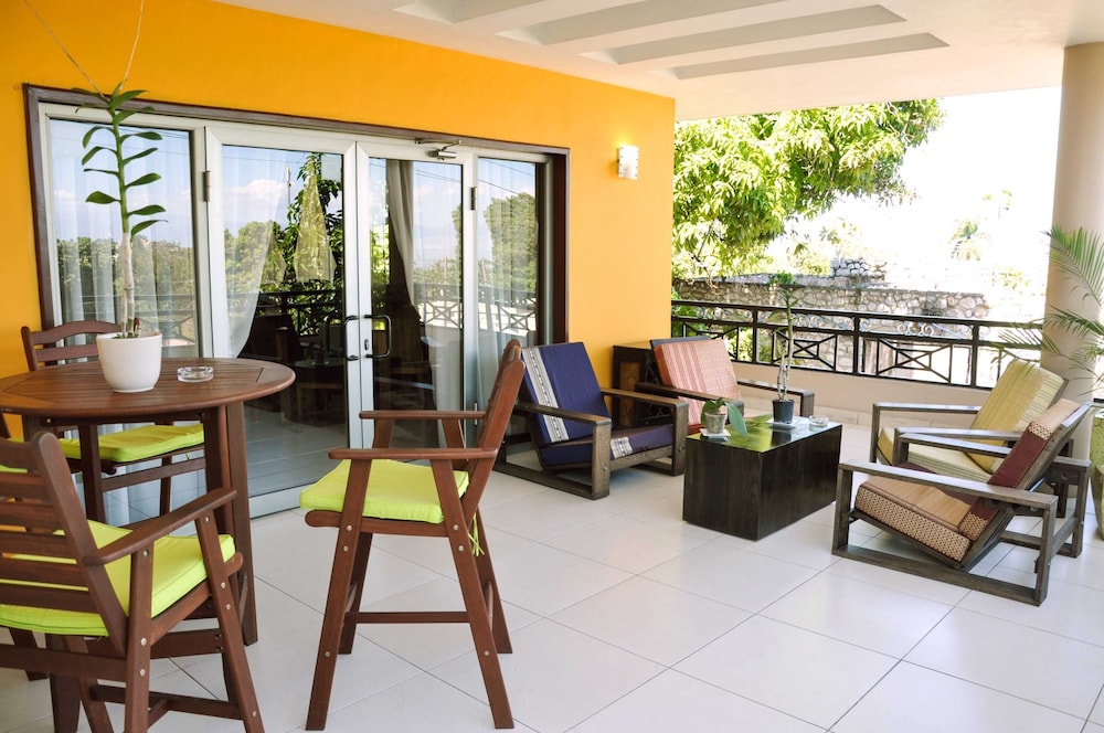 ALLAMANDA BED AND BREAKFAST 38/44