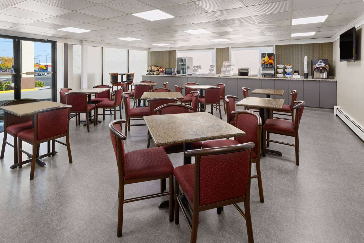 Days Inn by Wyndham Tonawanda/Buffalo 22/33
