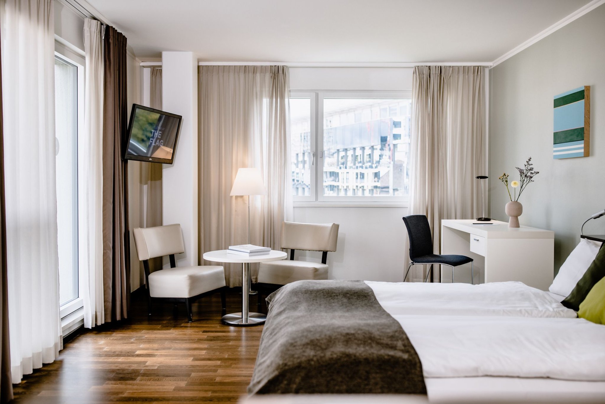 EXECUTIVE, DOUBLE BED