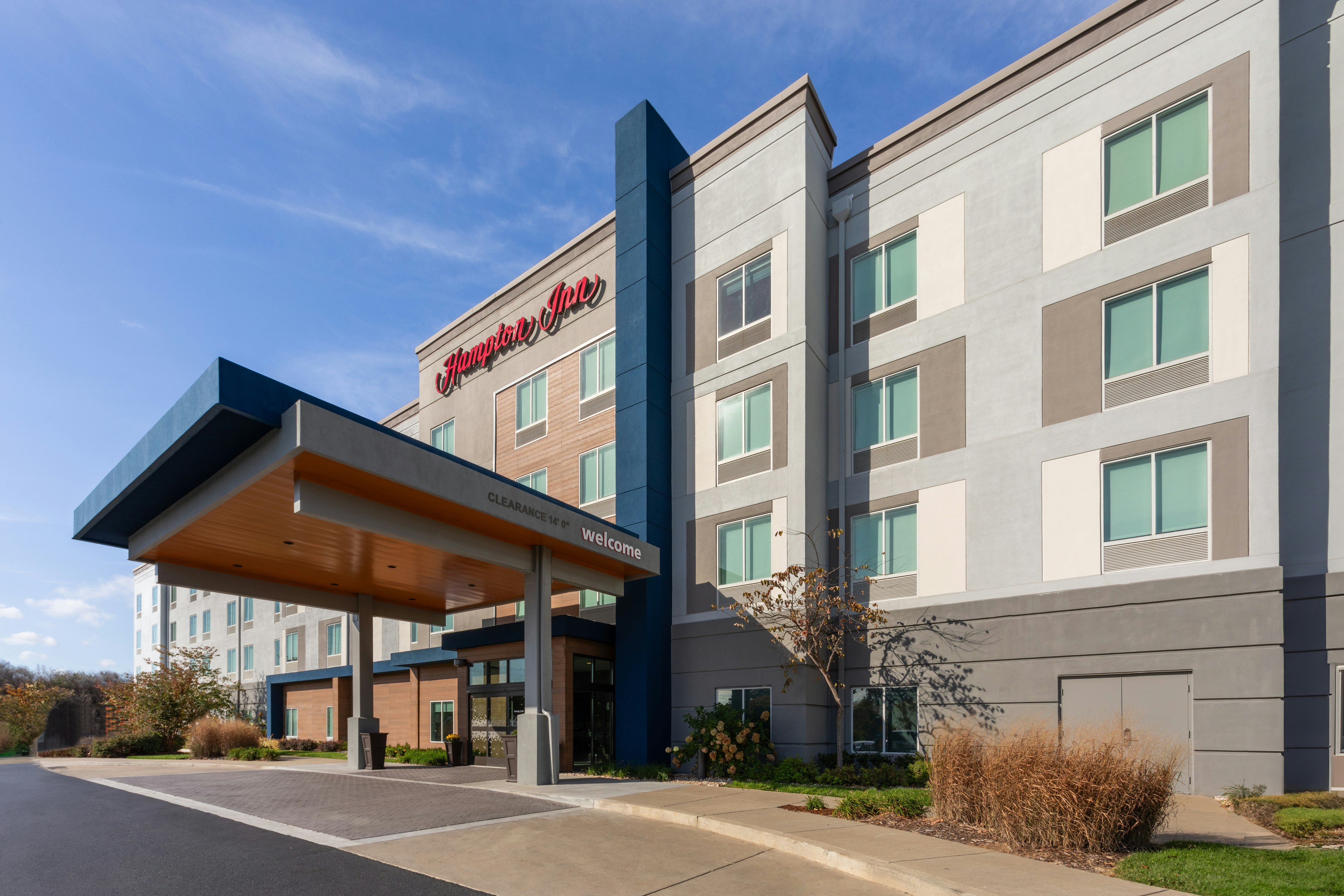 Hampton Inn By Hilton Nashville Airport Century Place 39/42
