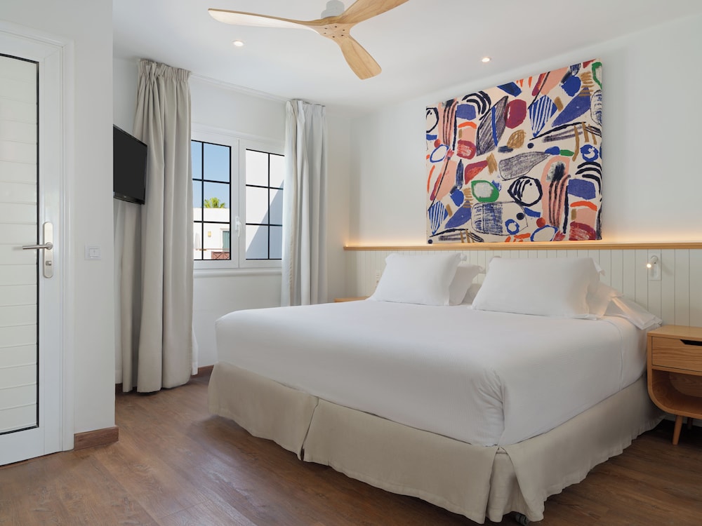 H10 White Suites - Adults Only 20/70