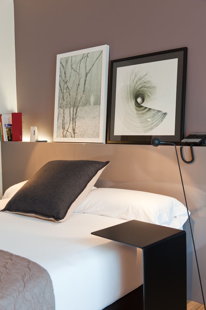 Alexandra Barcelona Hotel Curio Collection By Hilton 40/90
