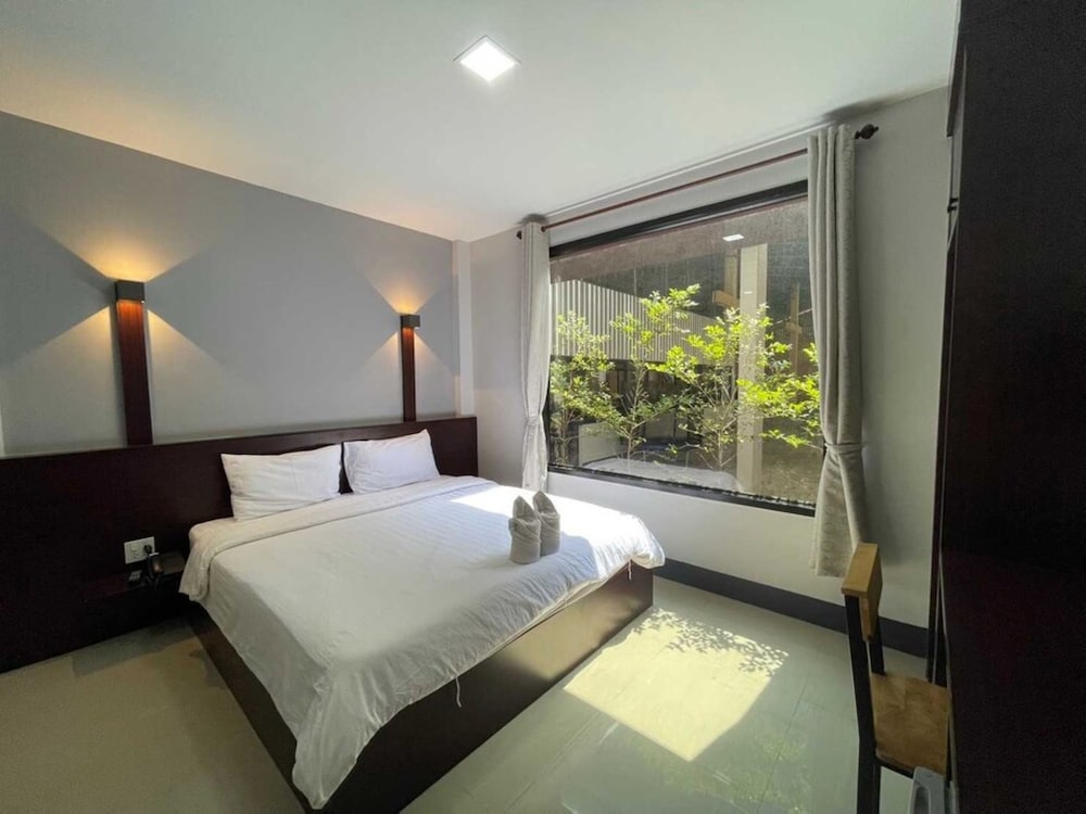 Nakarin Hotel 12/21