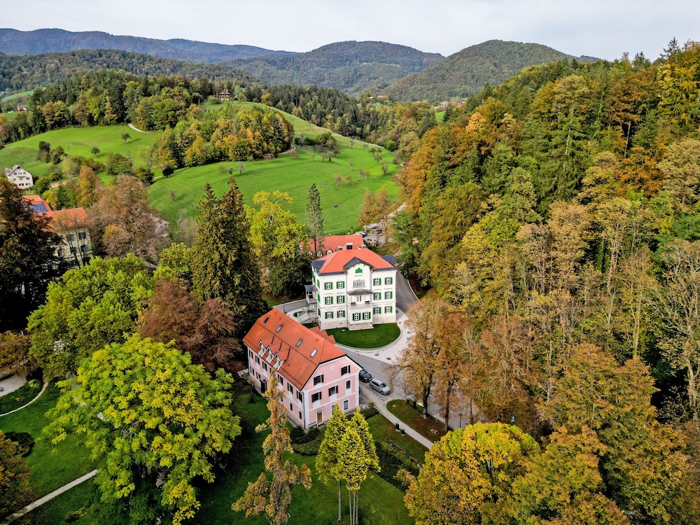 Boutique Hotel Dobrna 50/55