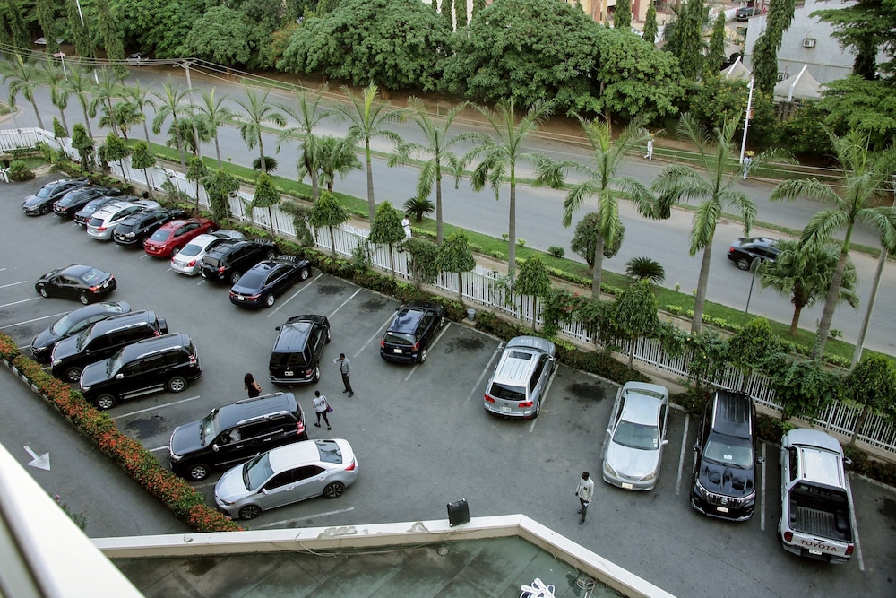 BON HOTEL STRATTON ASOKORO 44/45