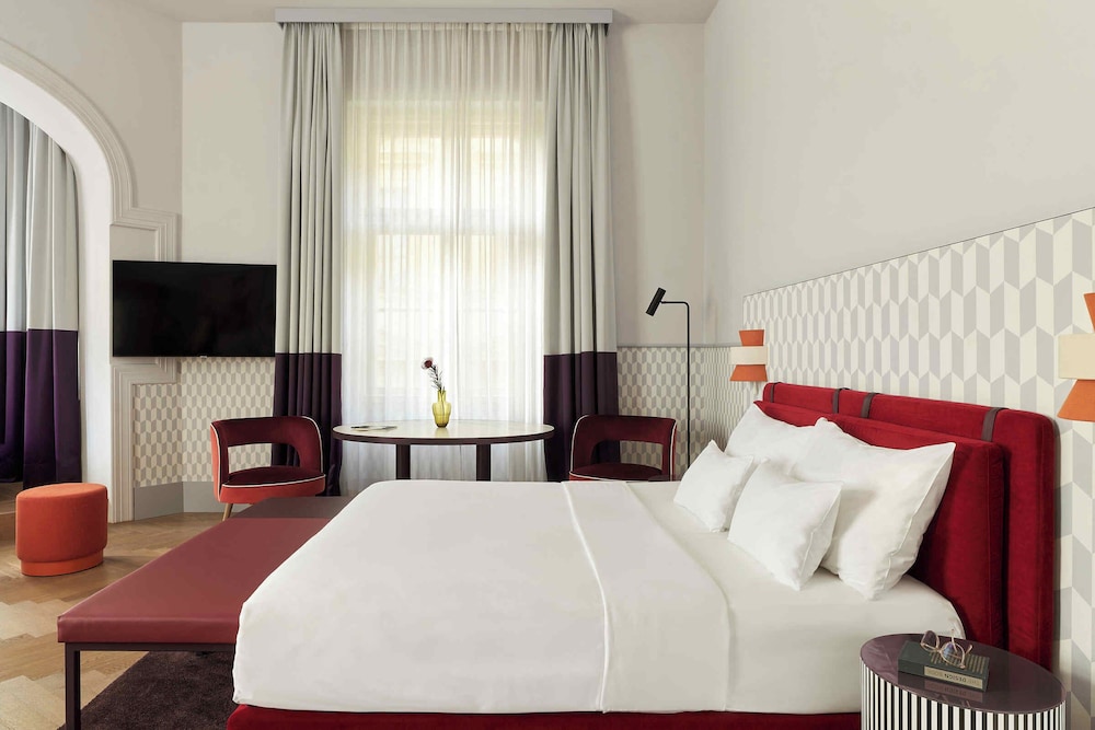 BOUTIQUE, JUNIOR SUITE