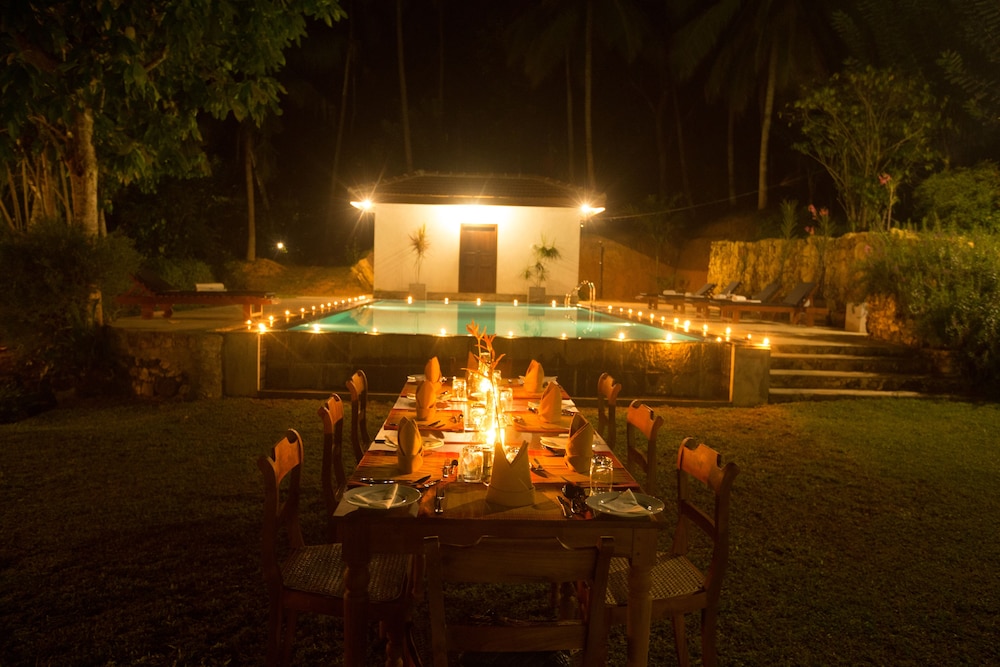 Thalpe Walawwa Heritage Villa 20/24
