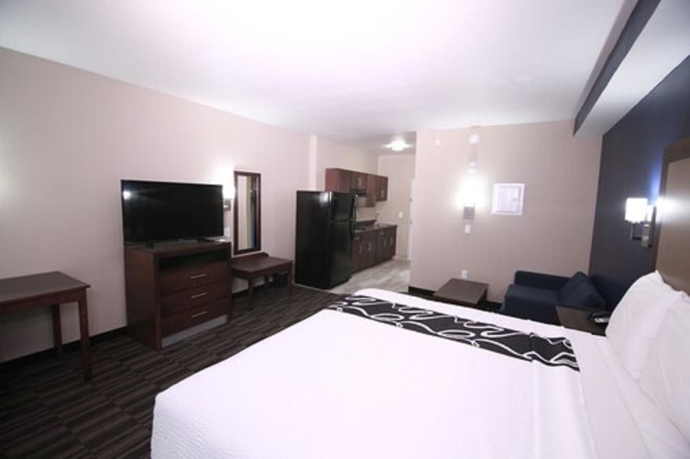 Home Inn And Suites 16/49