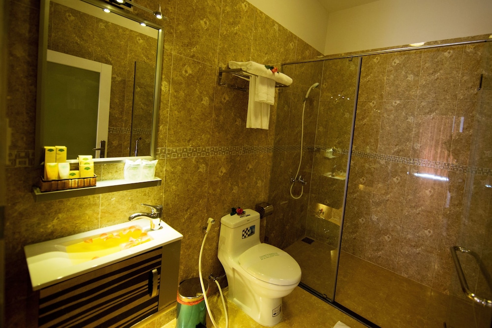 Saigon Emerald Resort 66/72
