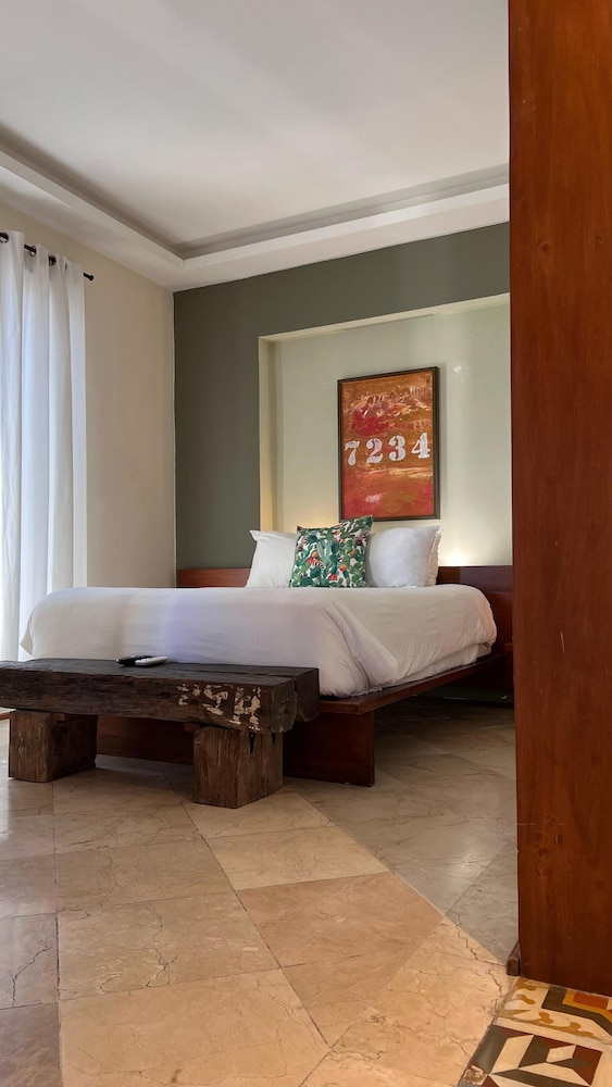 LUCA HOTEL 26/63