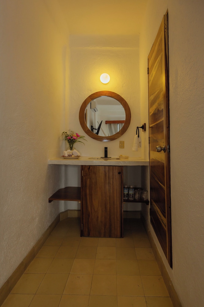 Amaca Hotel Puerto Vallarta 11/76