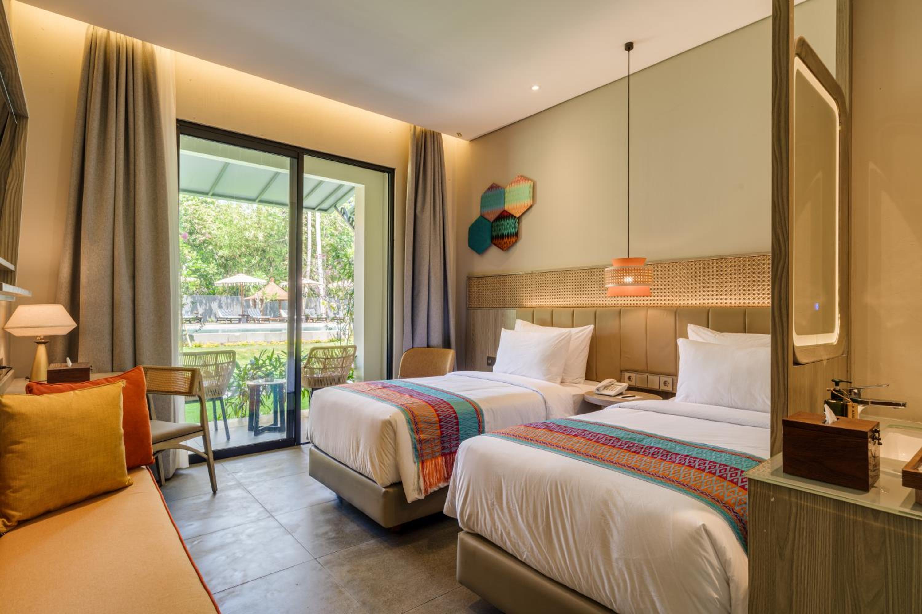 Ultimate, Deluxe, Twin Beds, King Bed, Pool Access