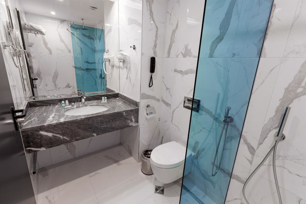 Best Western Plus Premium Inn 14/57