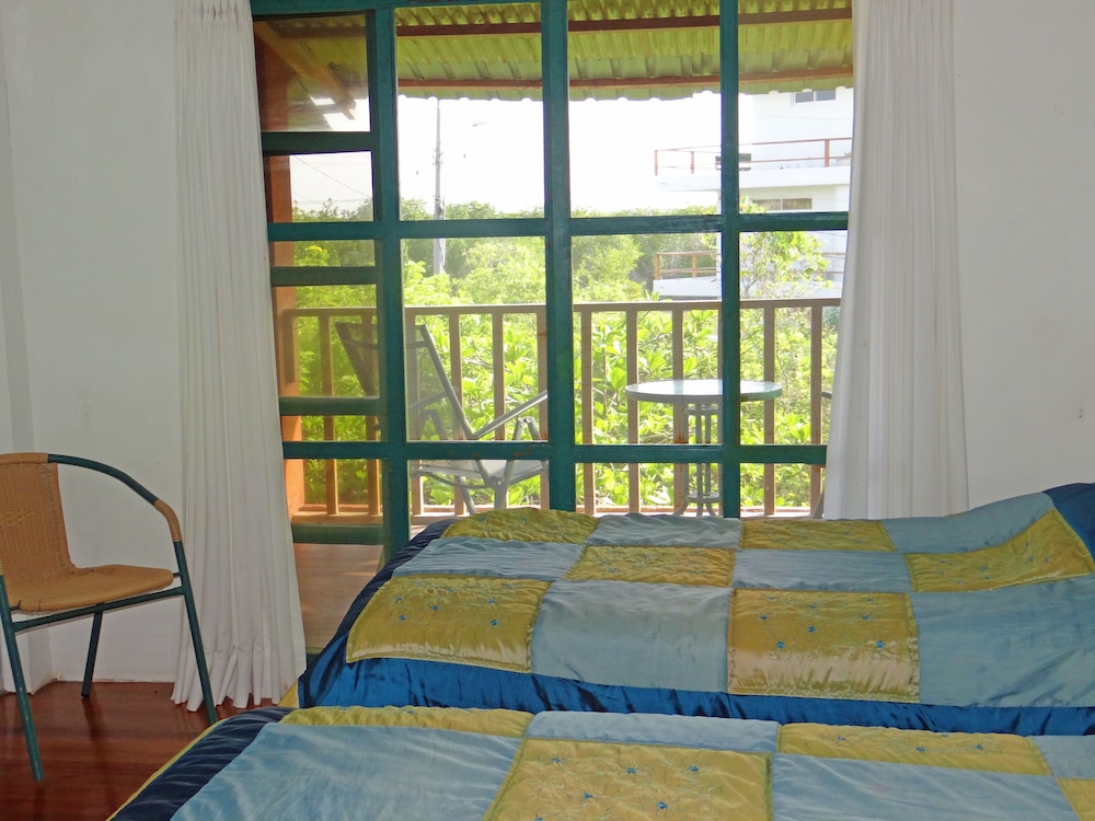 Galapagos Chalet 16/57