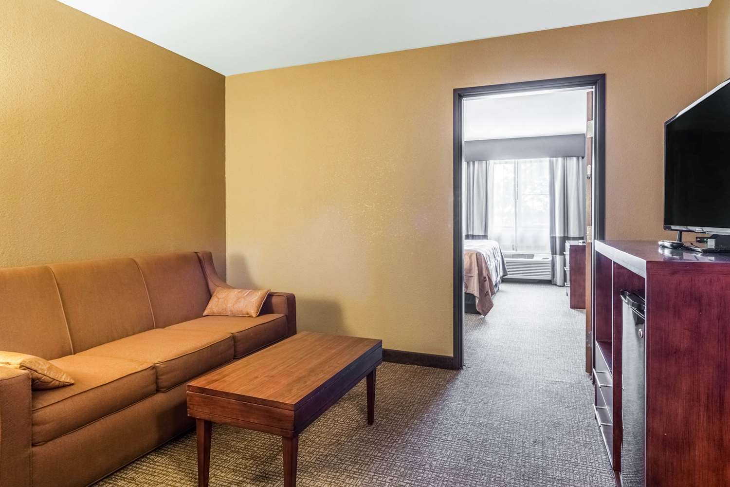 Quality Inn & Suites Salem near I-57 6/13