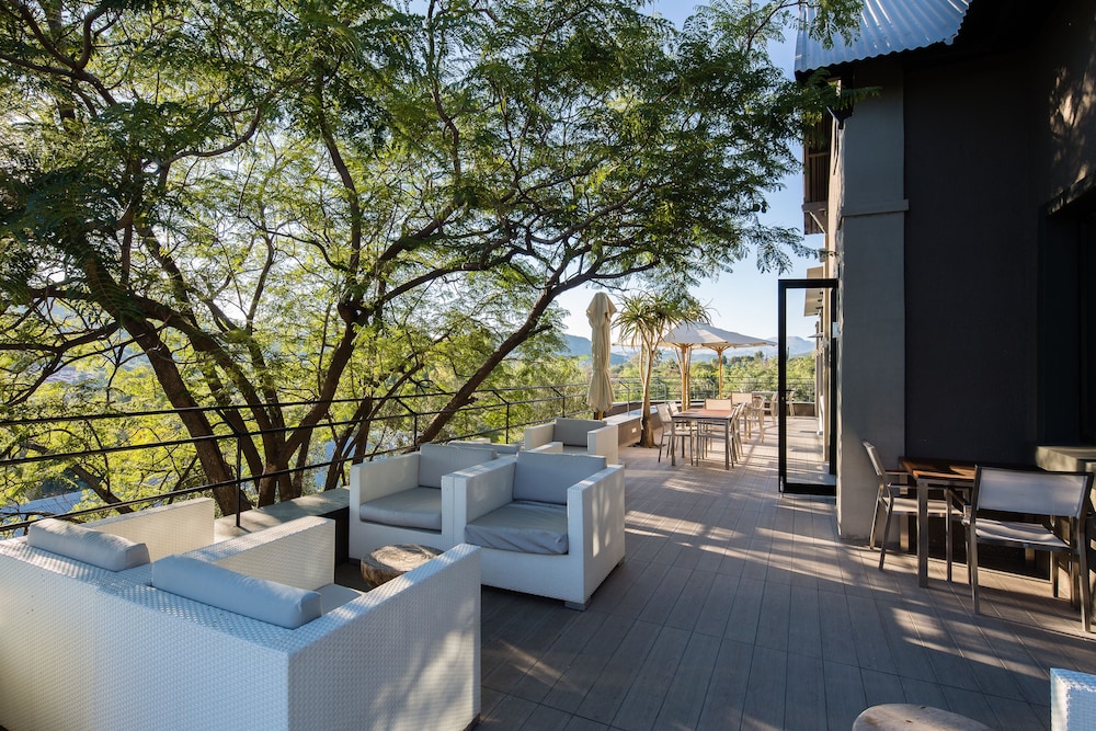 The Olive Exclusive All-Suite Hotel 27/30