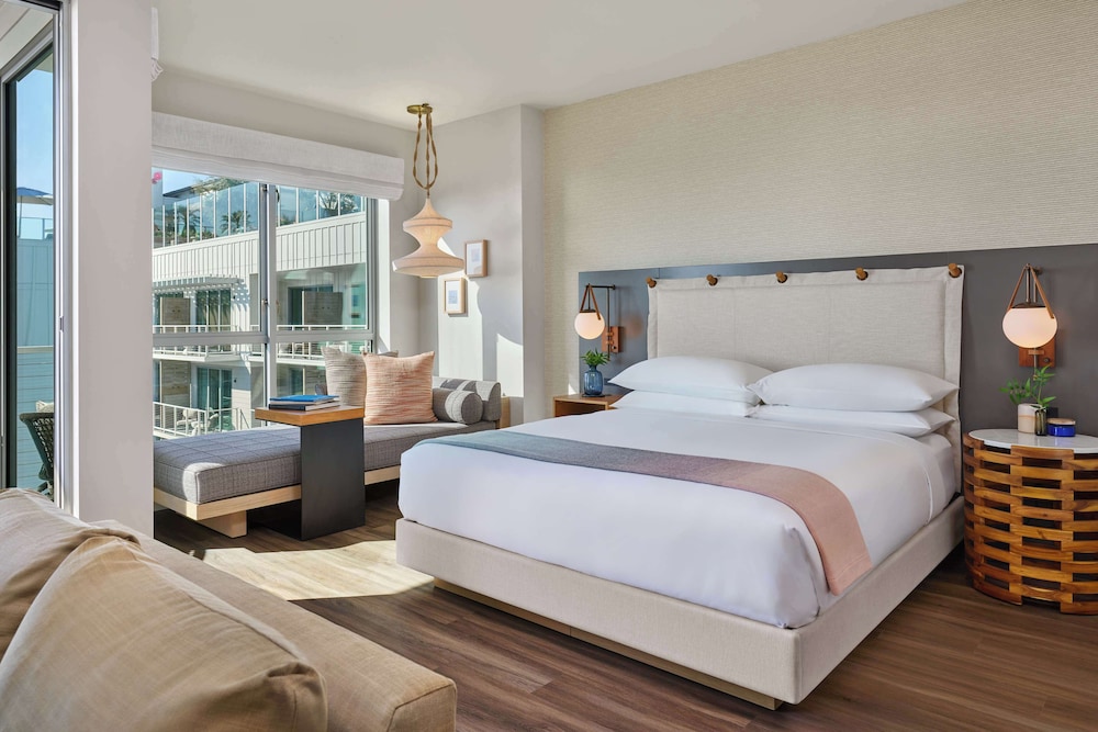 Sanctuary, Studio, King Bed, Ocean View