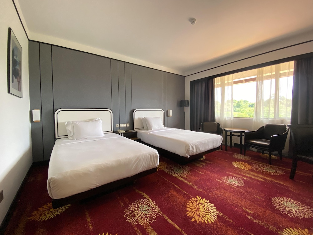 SABAH HOTEL SANDAKAN 21/69