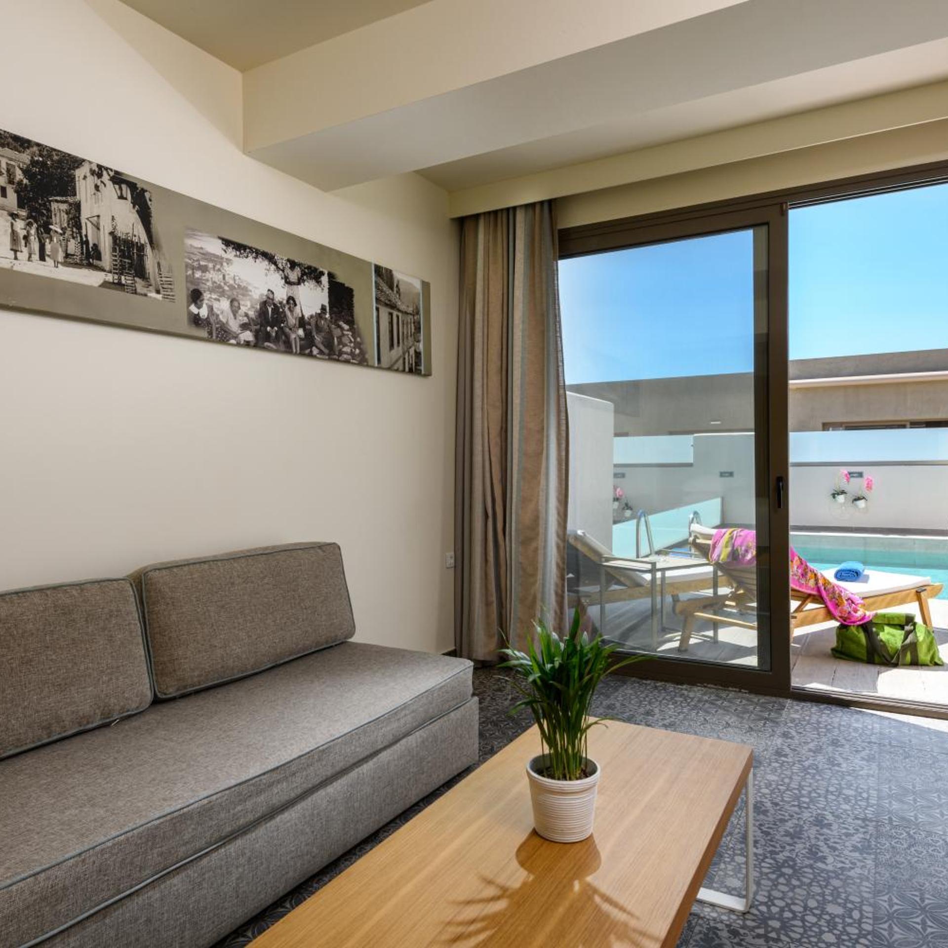 ALEA HOTEL & SUITES 36/55