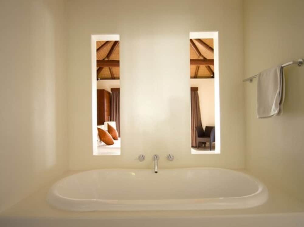 ERATAP BEACH RESORT 50/50